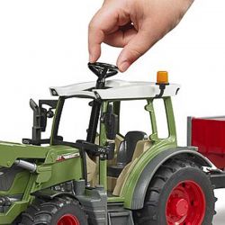 Bruder Fendt 211 Traktor med skopa och vagn 02182