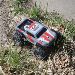 Radiostyrd 12 km/h Monstertruck Bil Disguiser 2,4 Ghz