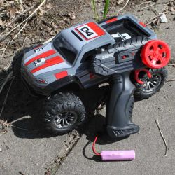 Radiostyrd 12 km/h Monstertruck Bil Disguiser 2,4 Ghz