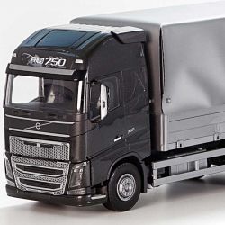 Emek Volvo FH16 750 med Trailer och kapell