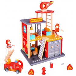 Brandstation leksak i trä med tillbehör Tooky Toy