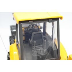 NewRay Radiostyrd Traktor Volvo traktorgrävare i skala 1:18