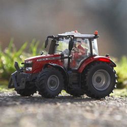 Britains Massey Ferguson 6718S 1:32