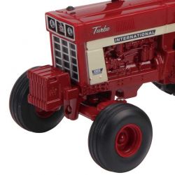 Britains International Harvester Farmall 1066 Modelltraktor 1:32