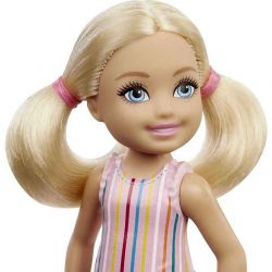 Barbie Chelsea Club med rött hår och Sloth Graphic and Skirt