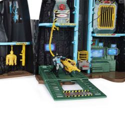 Batman Batcave Transforming Playset i form av en stor figur