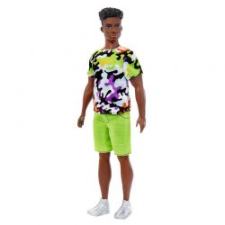 Barbie Ken Fashionistas Docka med tuff t-shirt och gröna shorts